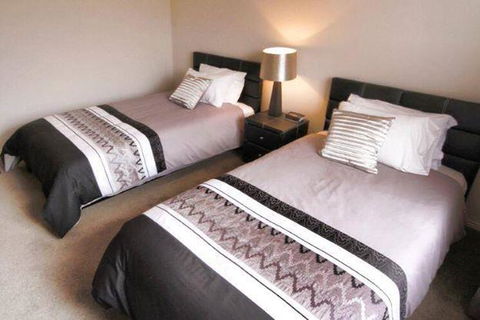 Casavino Luxury Villa - QLD Tourism 33