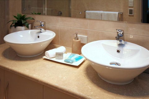 Casavino Luxury Villa - QLD Tourism 15