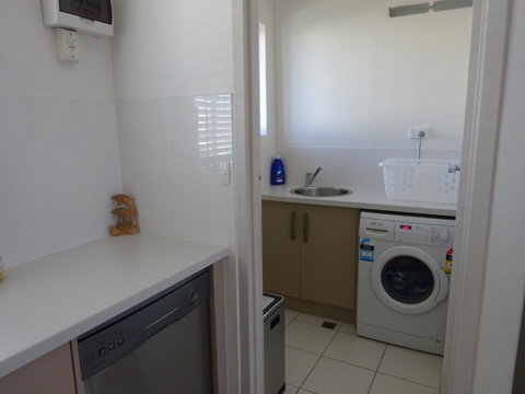 Selene Holiday Apartment @West Beach - QLD Tourism 18