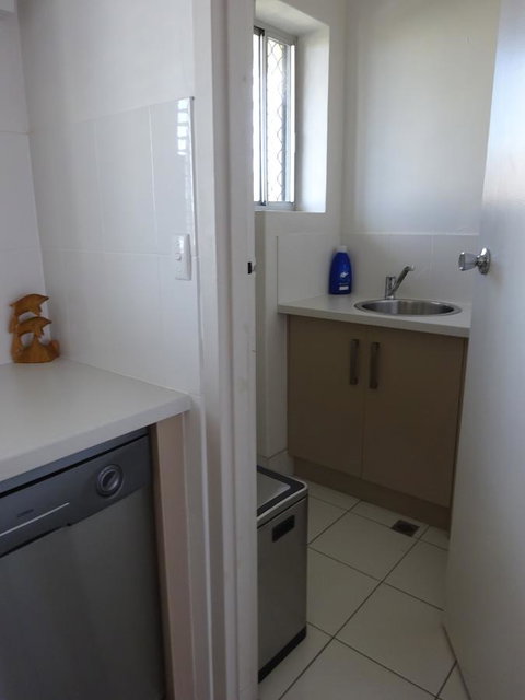 Selene Holiday Apartment @West Beach - QLD Tourism 17