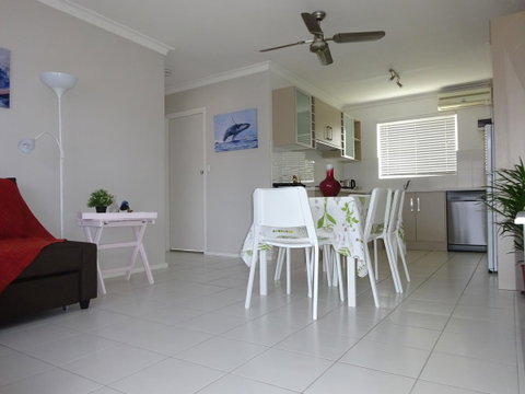 Selene Holiday Apartment @West Beach - QLD Tourism 1