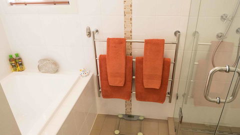 Rezare House Bed & Breakfast - QLD Tourism 25