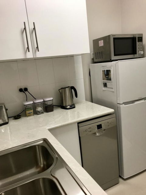 Rezare House Bed & Breakfast - QLD Tourism 34