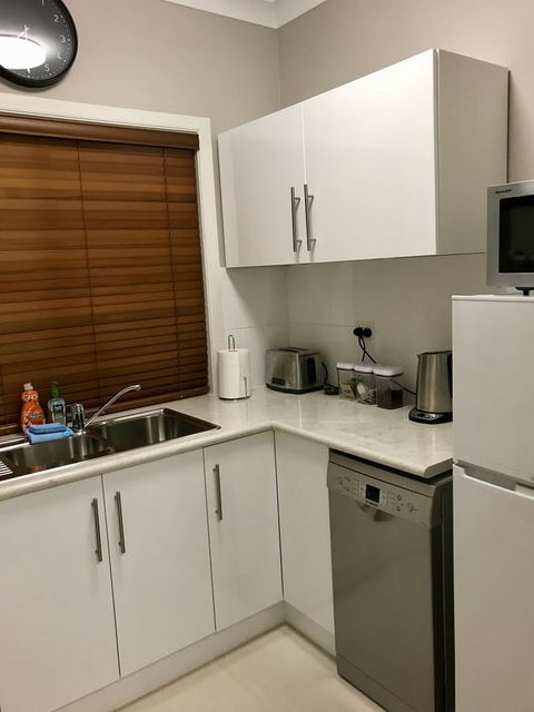 Rezare House Bed & Breakfast - QLD Tourism 33