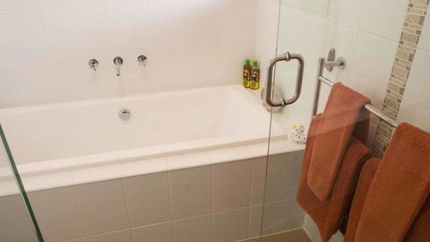 Rezare House Bed & Breakfast - QLD Tourism 22