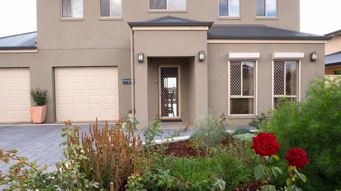 Rezare House Bed & Breakfast - QLD Tourism 1