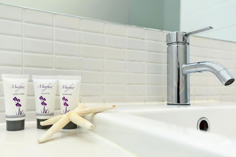 Breeze Beachfront Apartment - QLD Tourism 20