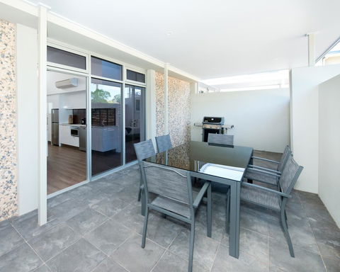 Loxton Courthouse Apartments - Queensland Tourism 11