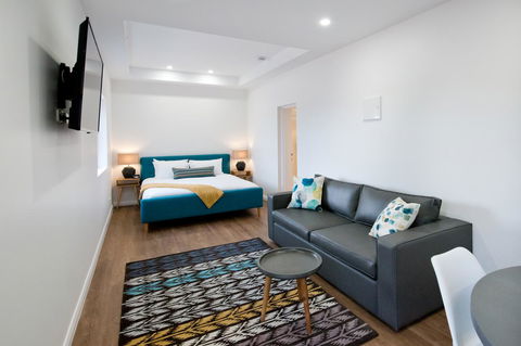 Loxton Courthouse Apartments - Queensland Tourism 1