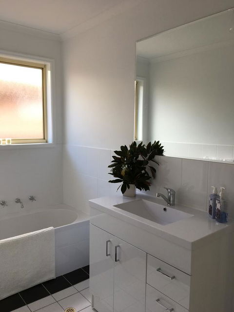 Windsor Gardens Home - QLD Tourism 11