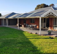 Aldinga Beach overnighter or getaway home - Queensland Tourism