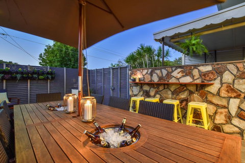 Christophers Villa - QLD Tourism 1