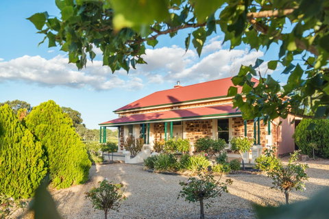 Barossa Shiraz Estate - QLD Tourism 0
