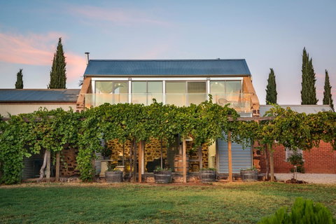 Barossa Shiraz Estate - QLD Tourism 1
