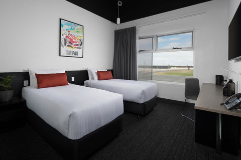 Rydges Pit Lane - Queensland Tourism 32