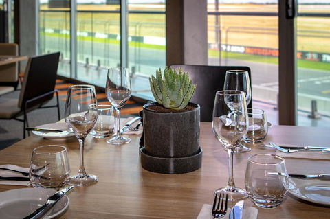 Rydges Pit Lane - Queensland Tourism 37