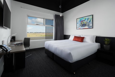 Rydges Pit Lane - Queensland Tourism 35