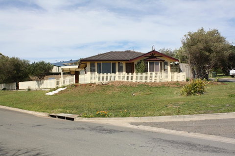 Maslin Beach House - Queensland Tourism 0