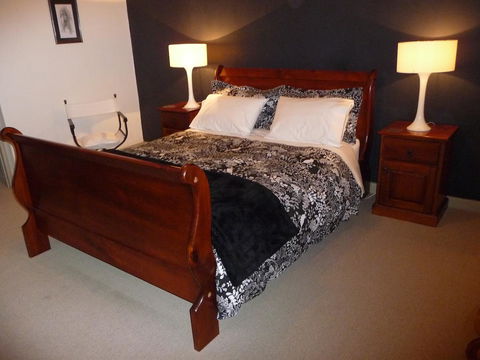 Country Bakehouse Accommodation - Queensland Tourism 11