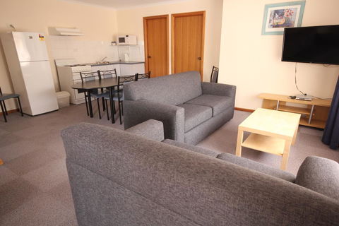 Port Vincent Motel & Apartments - QLD Tourism 15