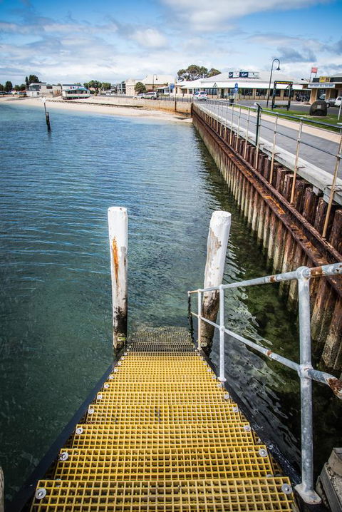 Port Vincent Motel & Apartments - QLD Tourism 40