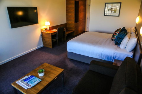 Port Lincoln Hotel - QLD Tourism 11