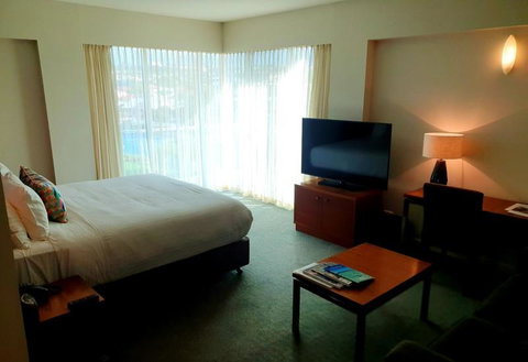 Port Lincoln Hotel - QLD Tourism 3