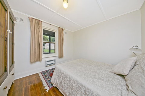 Vineyard Cottage BnB - QLD Tourism 18