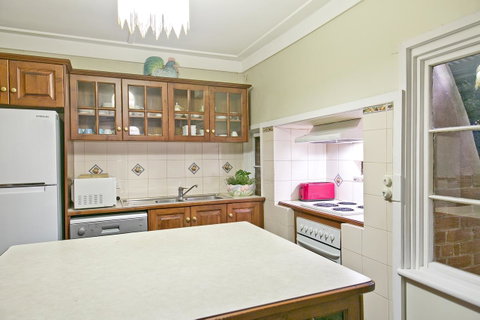 Vineyard Cottage BnB - QLD Tourism 19