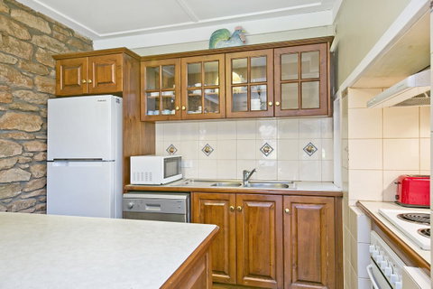 Vineyard Cottage BnB - QLD Tourism 5