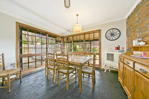 Vineyard Cottage BnB - QLD Tourism 4
