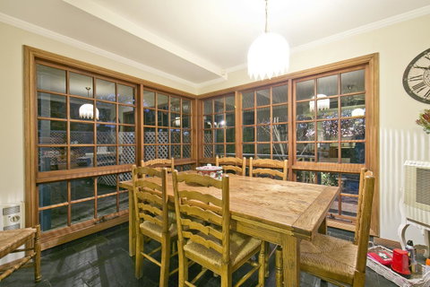 Vineyard Cottage BnB - QLD Tourism 20