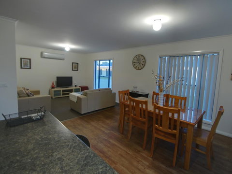 DBJ Holiday Units - Queensland Tourism 3