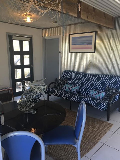 SHAKIN' SHACK - QLD Tourism 13