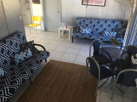 SHAKIN' SHACK - QLD Tourism 11