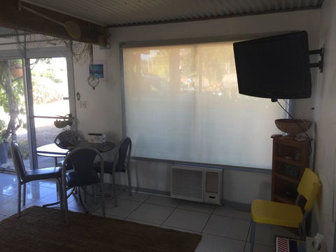 SHAKIN' SHACK - QLD Tourism 12