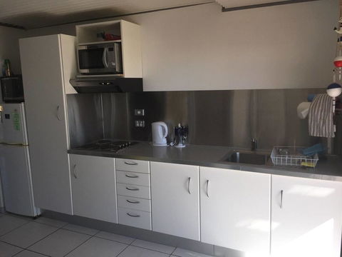 SHAKIN' SHACK - QLD Tourism 7