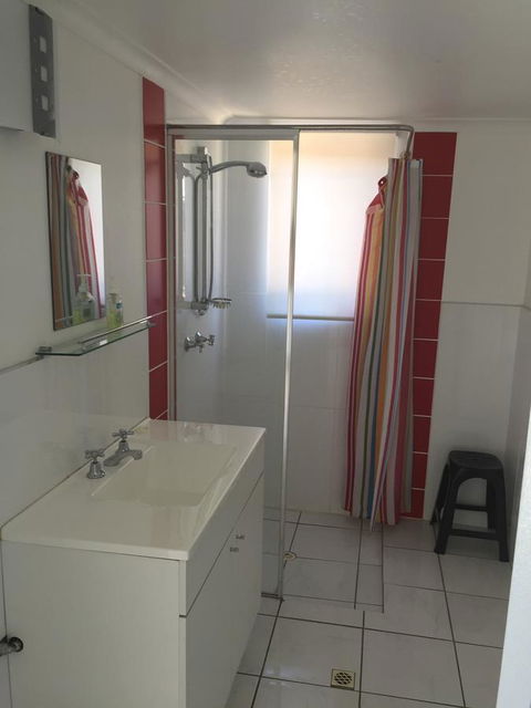 SHAKIN' SHACK - QLD Tourism 15