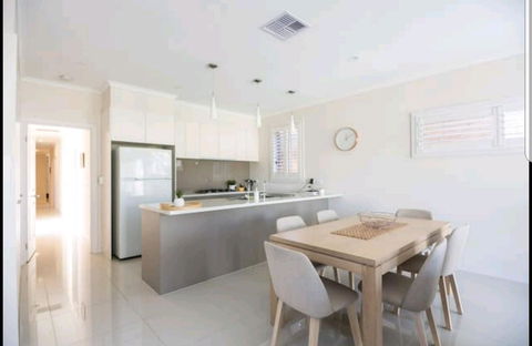 Belford Luxury * New * Clean * Cafes * Near CBD - QLD Tourism 5