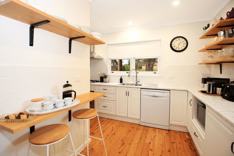 Hudson Bay @ Basin View-Pet Friendly-15 Mins To Hyams Beach - QLD Tourism 5