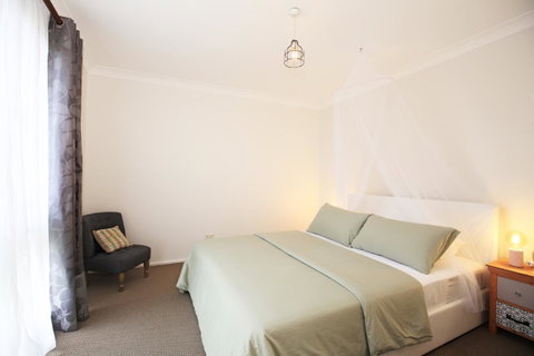Hudson Bay @ Basin View-Pet Friendly-15 Mins To Hyams Beach - QLD Tourism 8