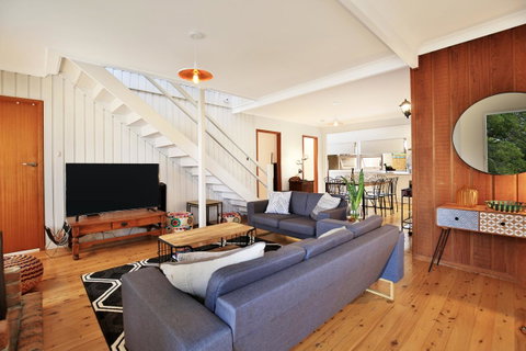 Hudson Bay @ Basin View-Pet Friendly-15 Mins To Hyams Beach - QLD Tourism 1