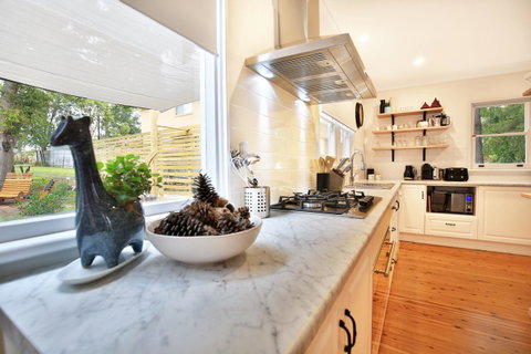Hudson Bay @ Basin View-Pet Friendly-15 Mins To Hyams Beach - QLD Tourism 6