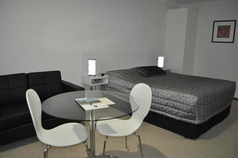 Keith Motor Inn - QLD Tourism 11