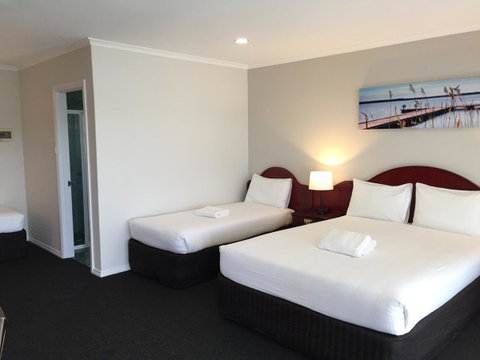 Hilton Beachfront Motel - QLD Tourism 20