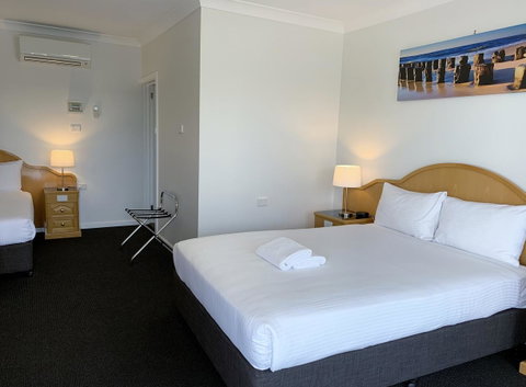 Hilton Beachfront Motel - QLD Tourism 2