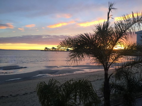 Hilton Beachfront Motel - QLD Tourism 28