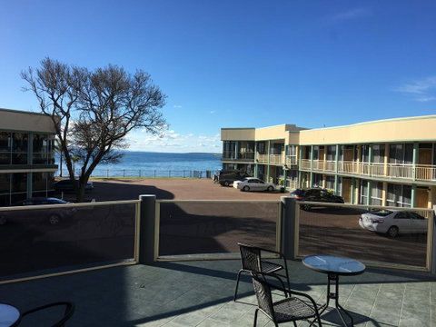 Hilton Beachfront Motel - QLD Tourism 22