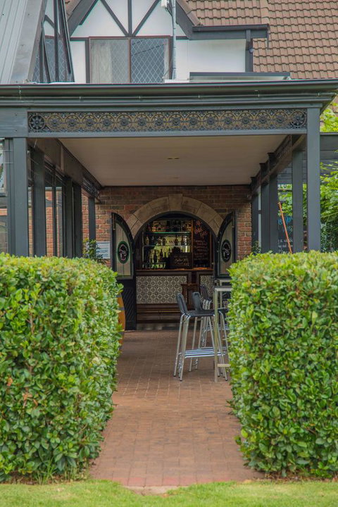 Mick O\'Sheas - Queensland Tourism 40