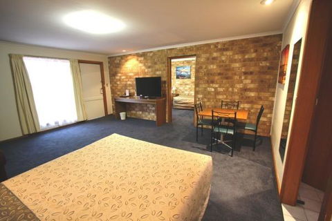 Clare Central - QLD Tourism 13